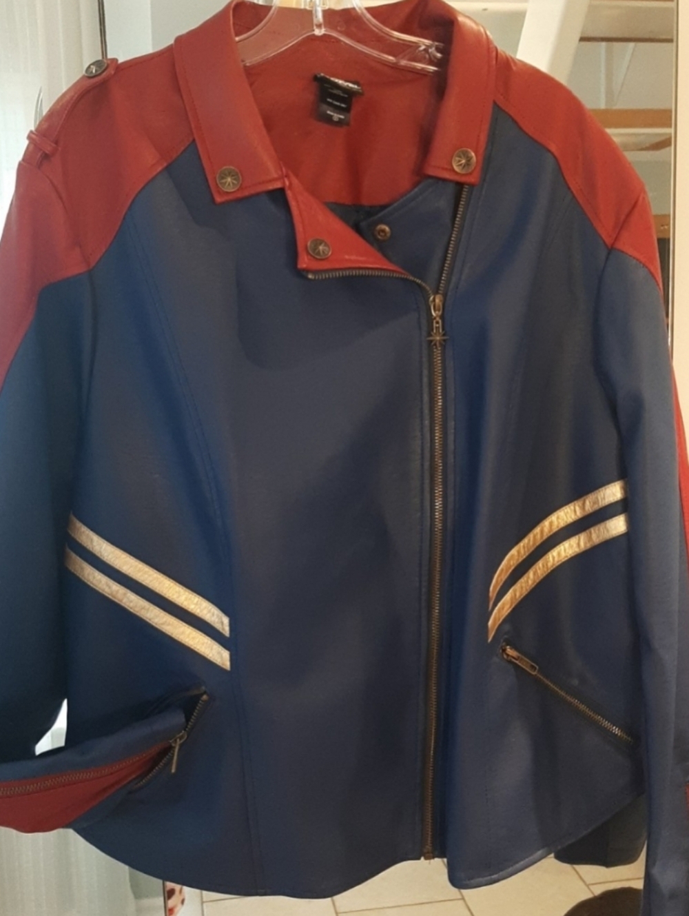 NWOT🦸‍♀CAPTN MARVEL Her Universe🦸‍♀️SUPERHERO Blue/Burgundy GOLD ACCENTS Sz XL - Picture 3 of 11